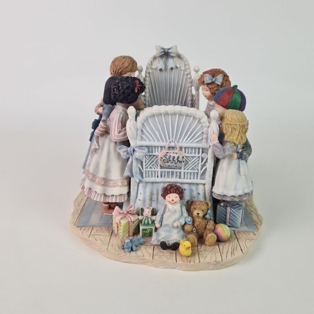 LANG & WISE Special Friends A New Special Friend Figurine 41600226 Playful